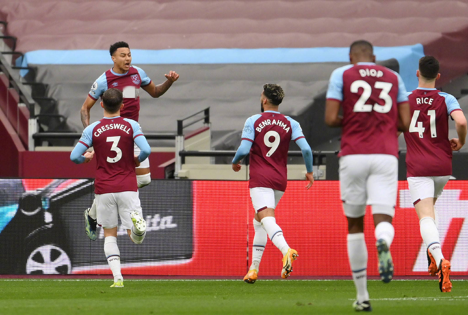 仅仅由他们 仅仅由他们